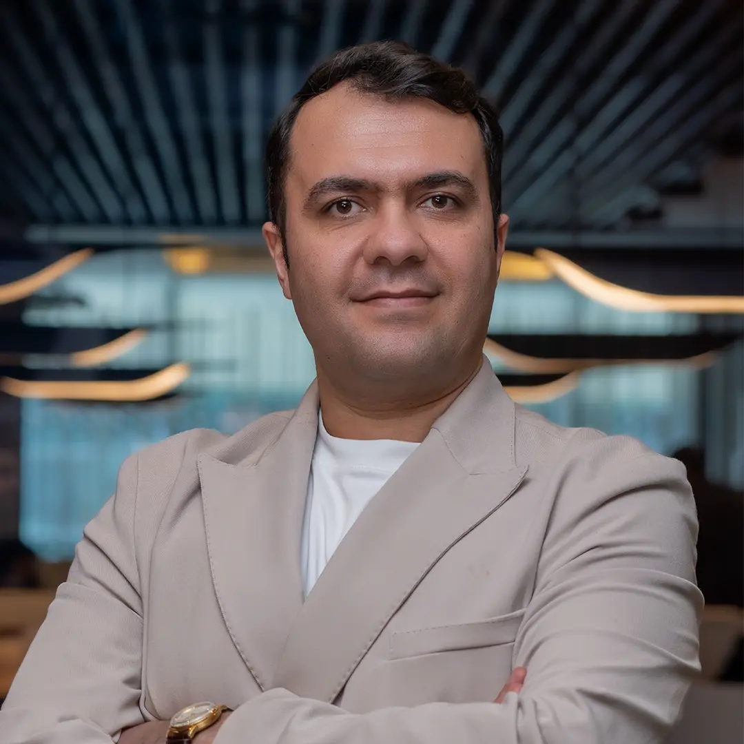 Tohid Fetrat, Dubai real estate advisor. Independent buyer-side consultant for Binghatti and other Dubai developers.